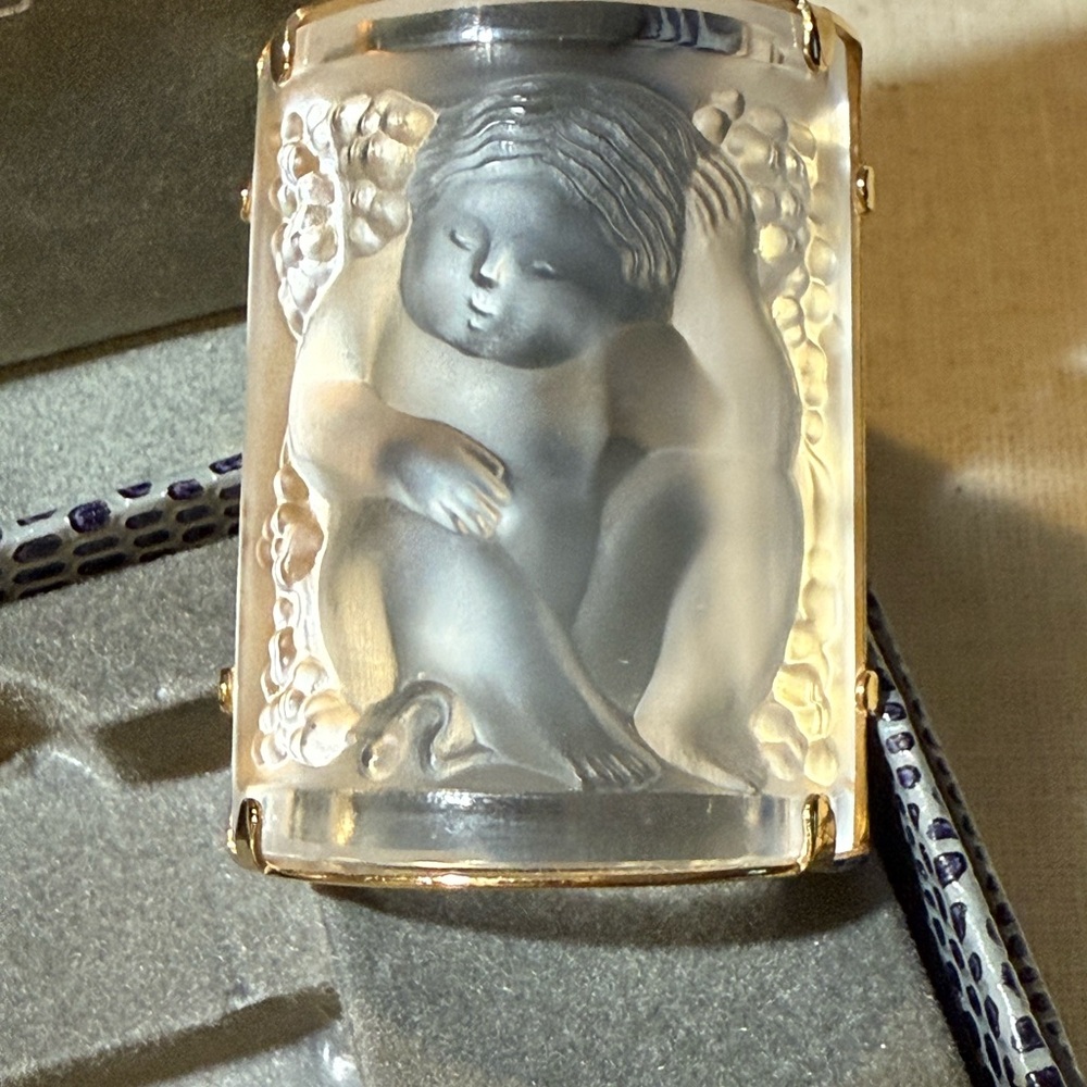 Vintage Lalique Paris Enfant Angel Frosted Crystal Brooch Pin w Original Box - Picture 3 of 12